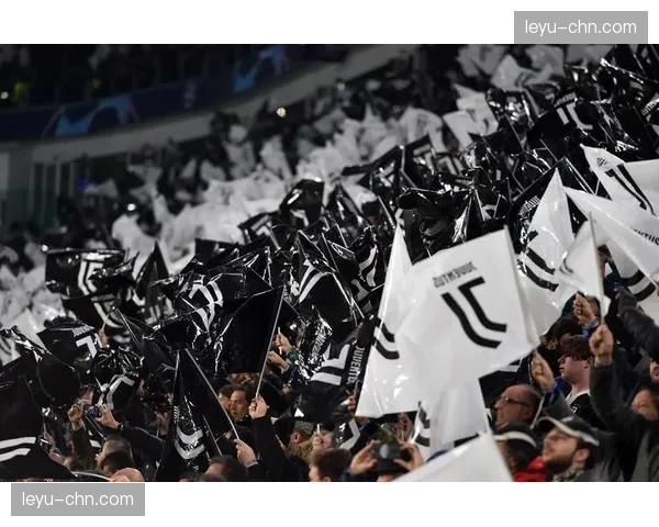 都灵德比半场:尤文图斯1-0领先,弗拉霍维奇点射破门 都灵德比半场:尤文图斯1-0领先,弗拉霍维奇点射破门